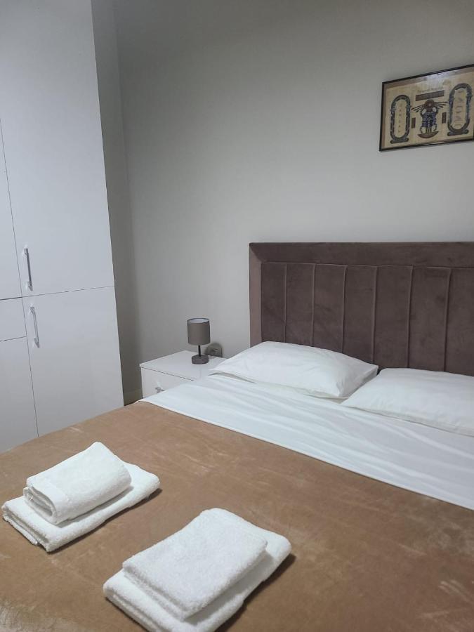 Home Inn Apartaments Tirana Buitenkant foto