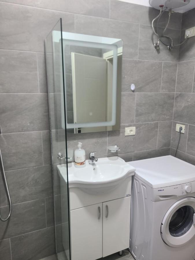 Home Inn Apartaments Tirana Buitenkant foto