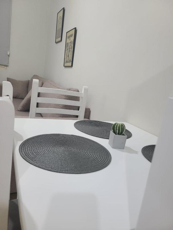 Home Inn Apartaments Tirana Buitenkant foto